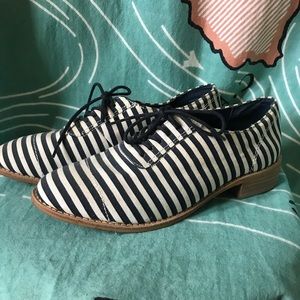 Gap Striped Oxford